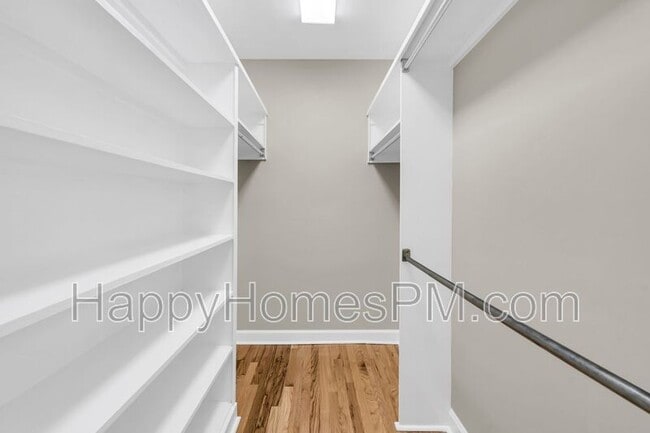 Building Photo - 236 Bayview Drive