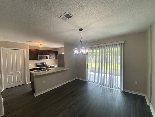 Building Photo - Welcome Home! Beautiful 3 Bedroom, 2.5 Bat...