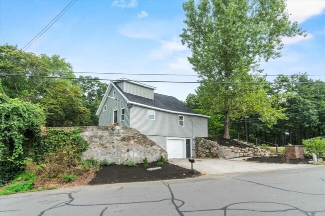 Building Photo - Goffstown Road