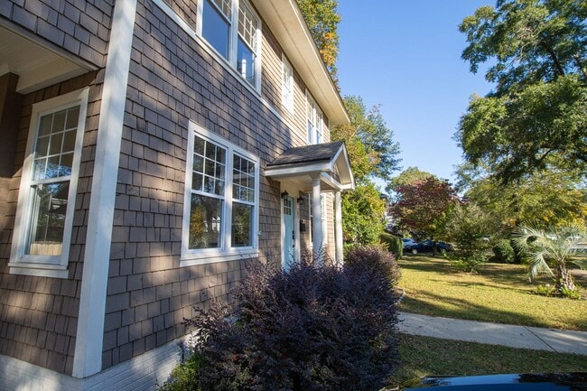 Building Photo - Immediate move-in! Short-term lease! Spacious 4BR/3BA Home Near USC!