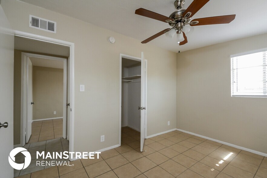 Building Photo - 1051 S Duke Dr