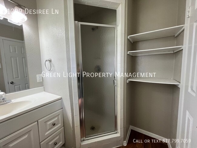Building Photo - 1209 Desiree Ln