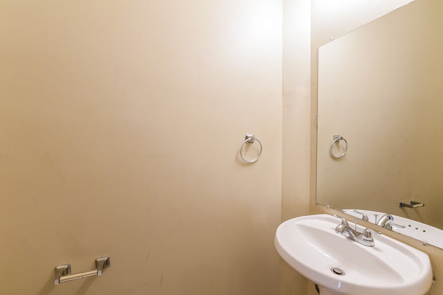 Building Photo - 4832 Hairston Park Square