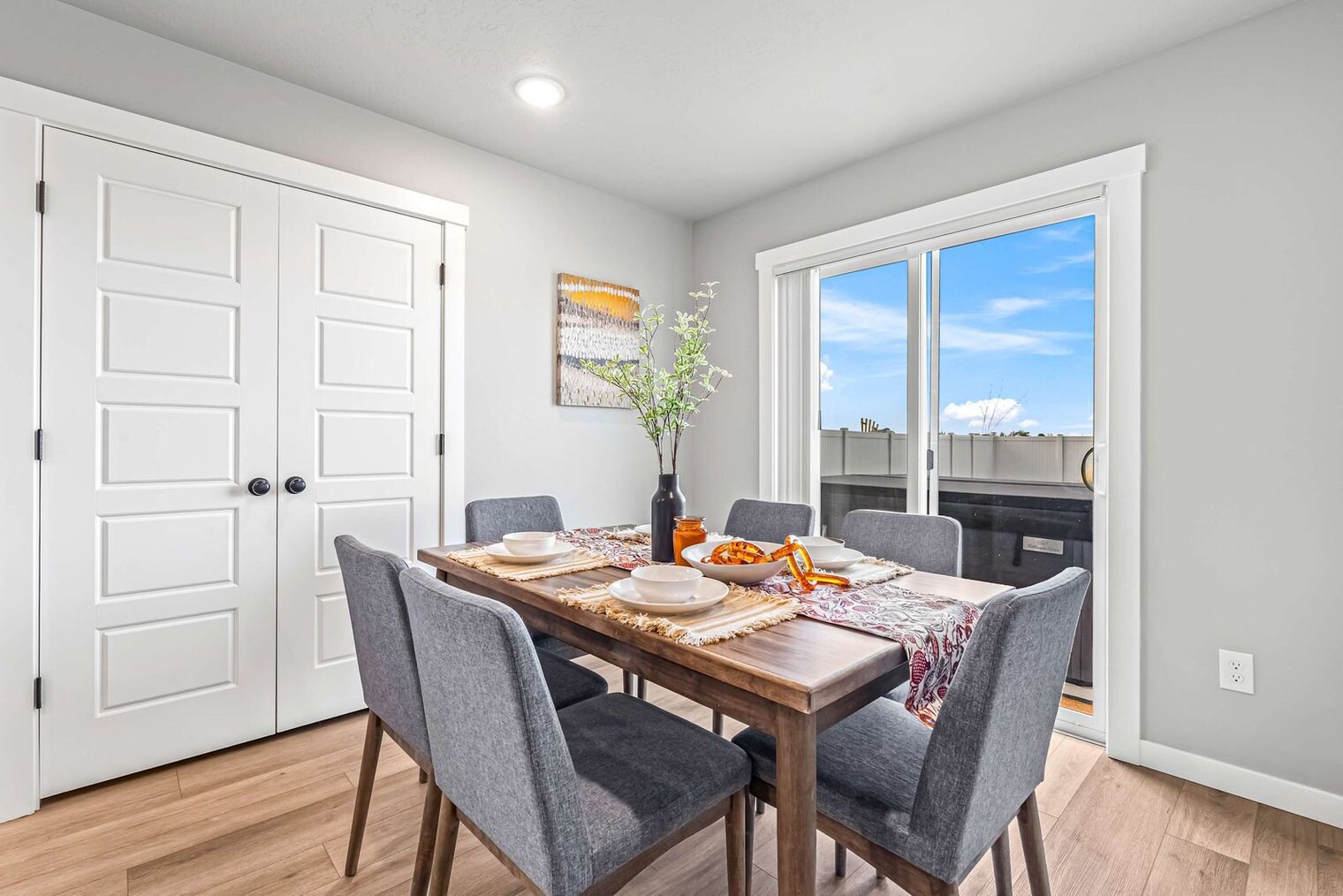 Building Photo - 5126 E Sylvan Hart Dr