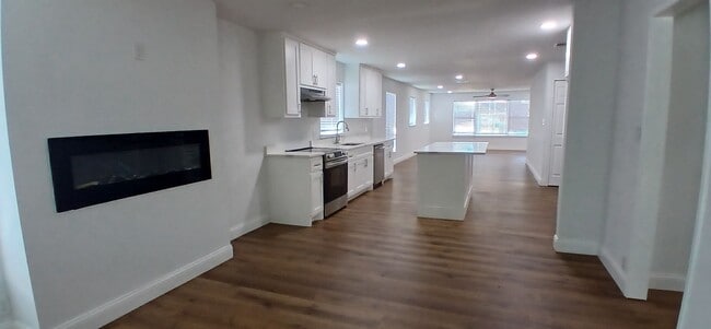 Building Photo - Updated Fort Worth Gem — Over 2,000 Sq Ft, Fireplace & Two Living Spaces