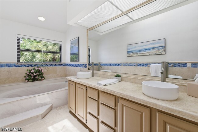 Building Photo - 27119 Oakwood Lake Dr
