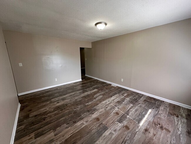 Building Photo - 9630 Downes Ct