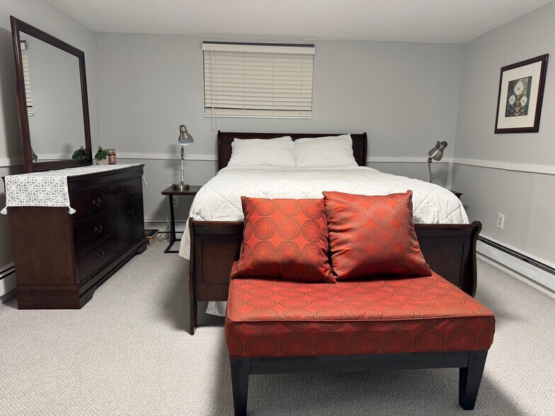 Building Photo - 1131 Lincoln Ave