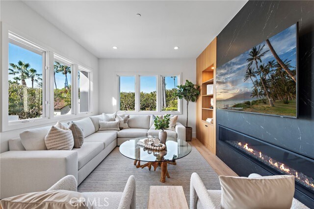 Building Photo - 84 Sidney Bay Dr