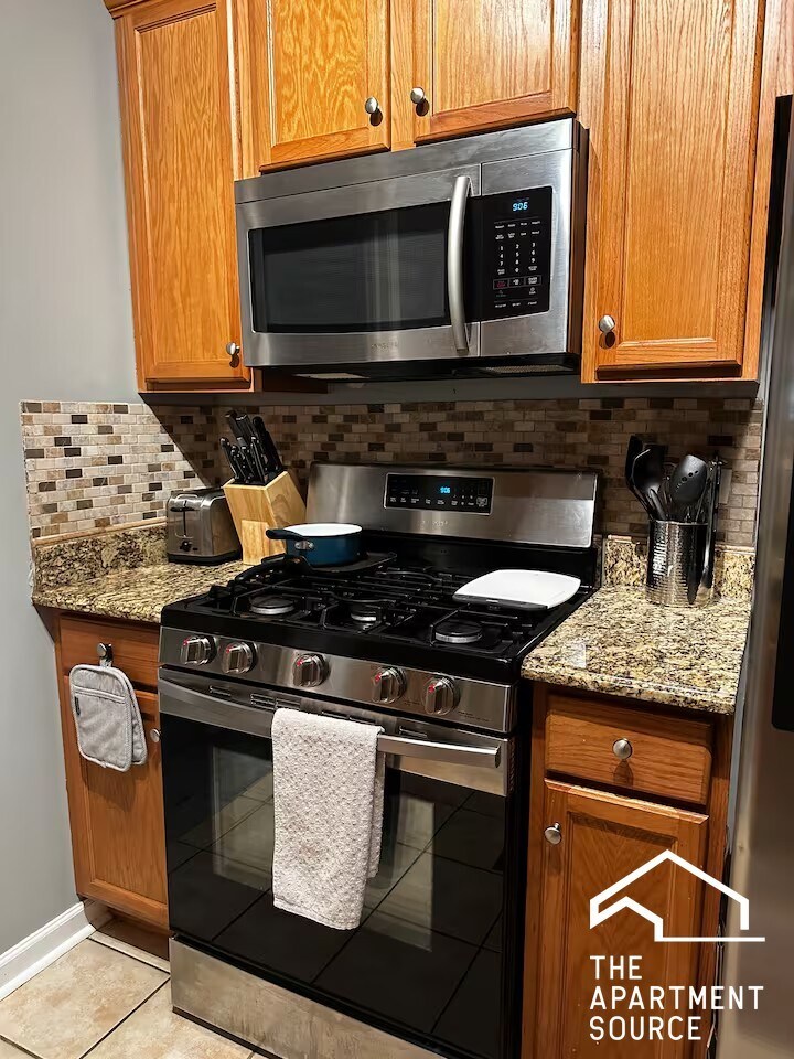 Building Photo - 811 S Kedzie Ave