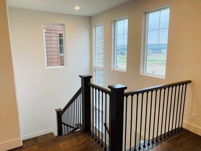 Building Photo - Stunning Home in Harris Ranch with Communi...