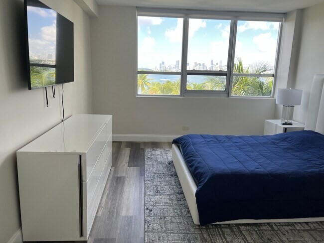 Bedroom - 1500 Bay Rd