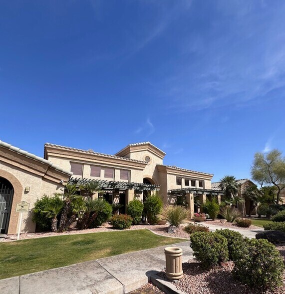Building Photo - 16013 S Desert Foothills Pky