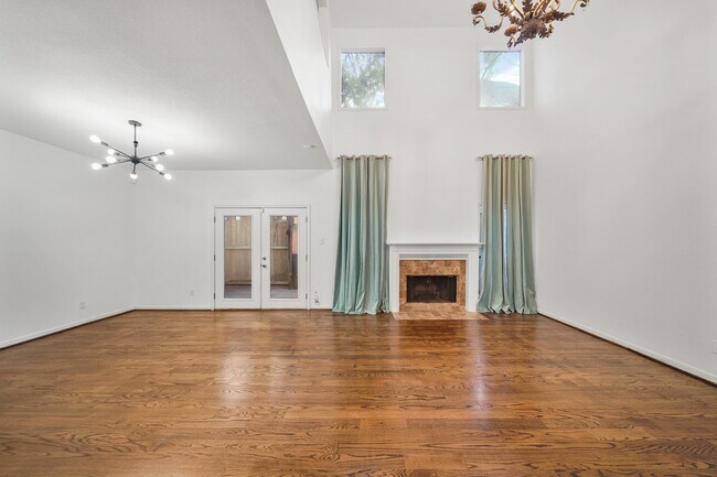 Building Photo - 2555 Bering Dr