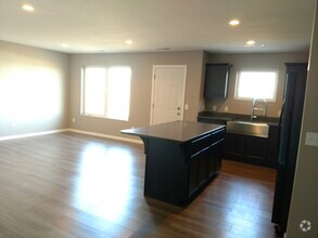 Building Photo - NEW Twin Home in Lakewood!