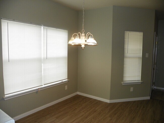 Building Photo - 133.135 Marvin Cove