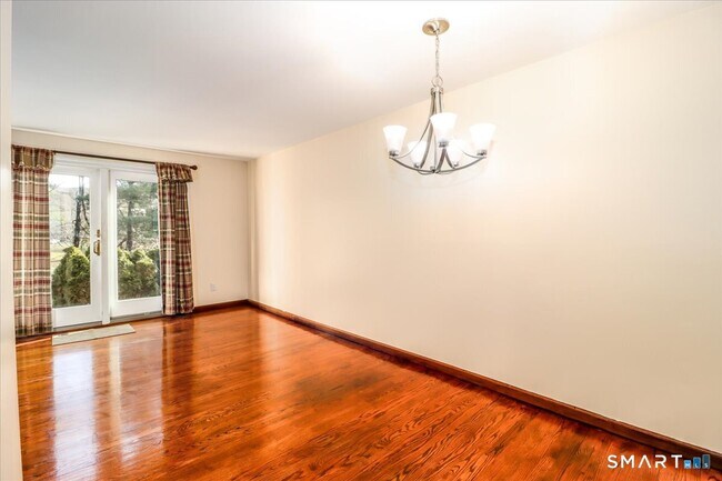 Building Photo - 62 Old Farms Ln