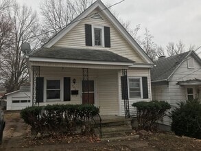Building Photo - Cute 2 bedroom house next to park!