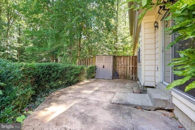 Building Photo - 9909 Hemlock Woods Ln