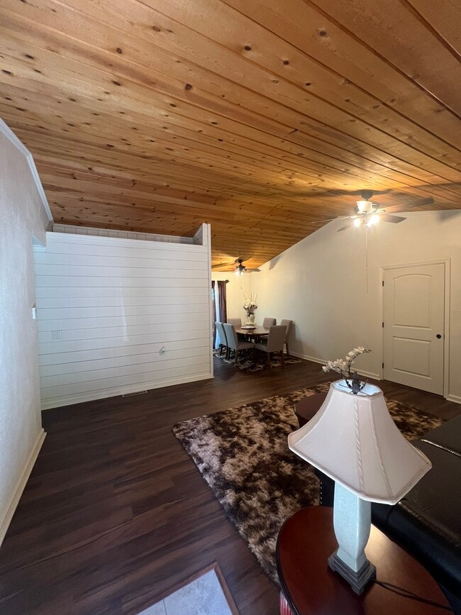 Building Photo - 1597 Atroari St
