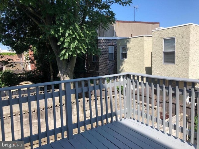 Building Photo - 2027 Wharton St