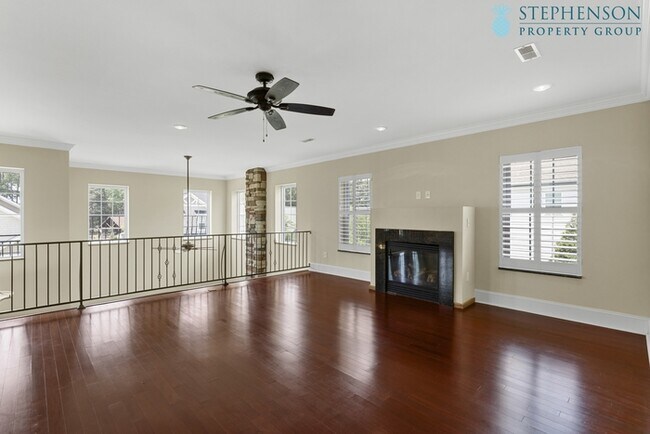 Building Photo - Deeded Boat Slip Comes with Home in Gated ...