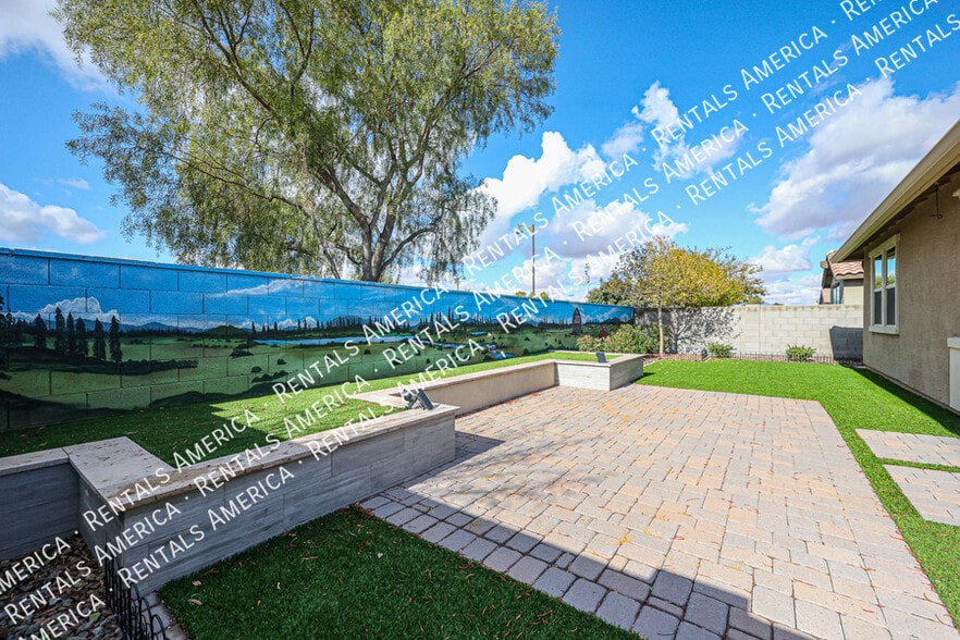 Building Photo - 18716 N Jameson Dr
