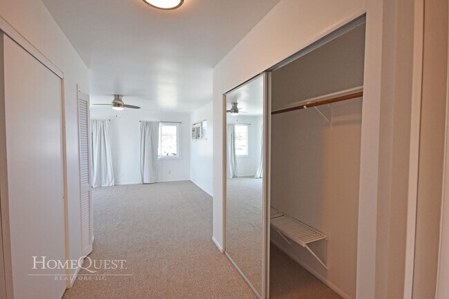 Building Photo - 443 Maluniu Ave