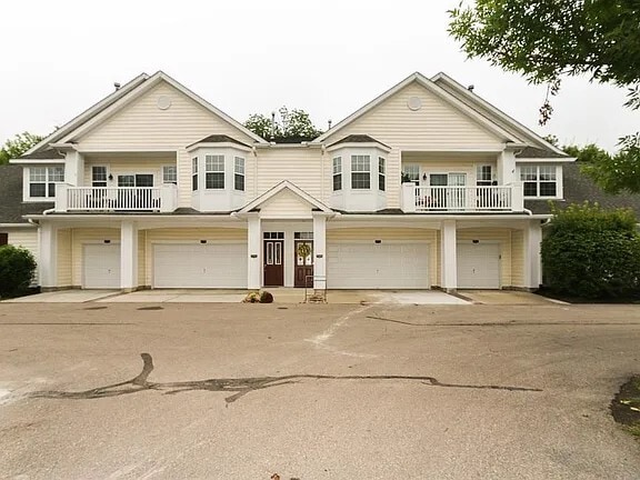 Building Photo - 7545 Mansion Cir