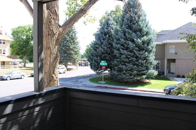 Building Photo - Lovely Condo Next to Campus- Winter Move I...
