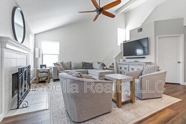 Building Photo - 9810 Moffitt Dr