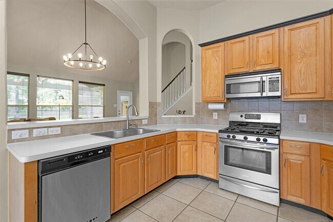 Building Photo - 7215 Wedgewood Dr