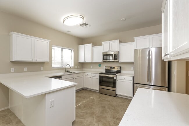 Building Photo - 10225 W Camelback Rd