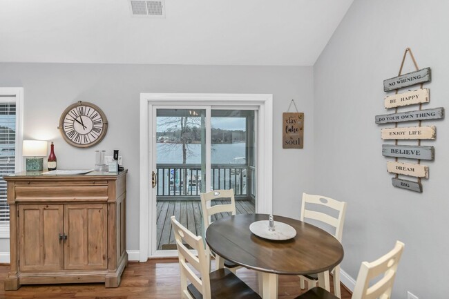 Building Photo - Fully Furnished Mid Term Lease