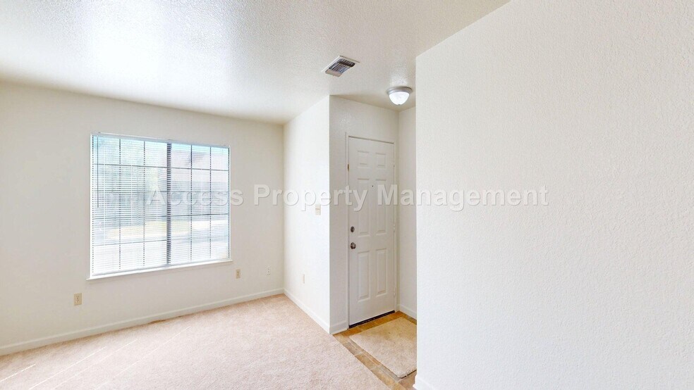 Building Photo - 1535 Springville Way