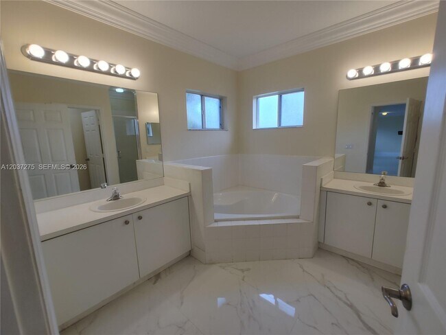 Building Photo - 21872 SW 95th Pl
