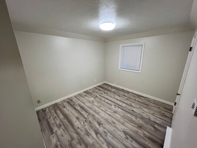 Building Photo - Johnson Duplex Apartments