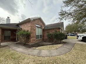 Building Photo - 4838 Chase Ct Dr