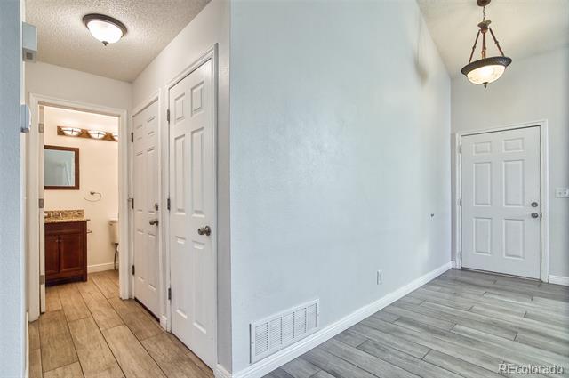 Building Photo - 1025 Brittany Way