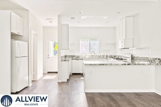 Building Photo - 629 S Lemon St