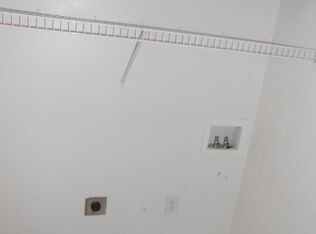 Building Photo - 251 W Peppermint Cir