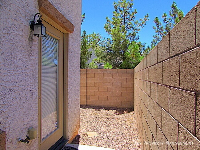 Building Photo - 8552 Amber Star St