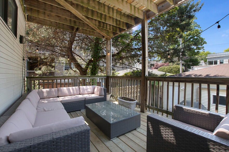 Building Photo - 4532 N Damen Ave