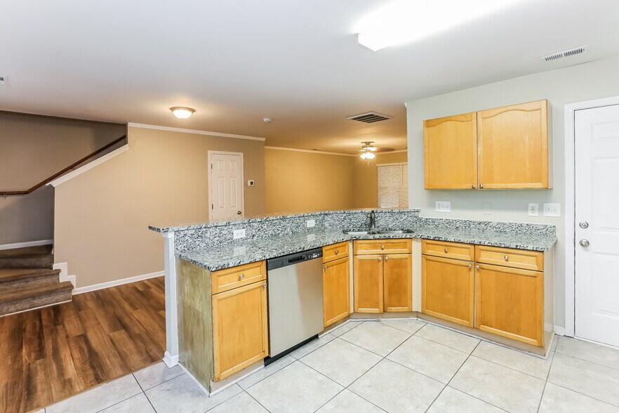 Building Photo - 6727 Hidden Forest Dr
