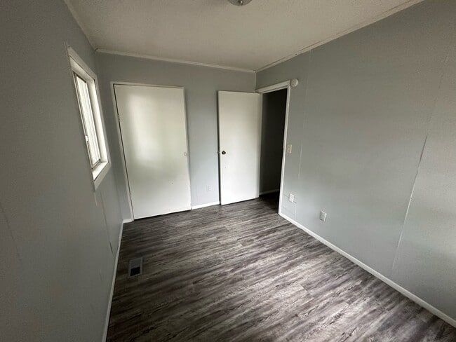 Building Photo - 920 Timberline Dr