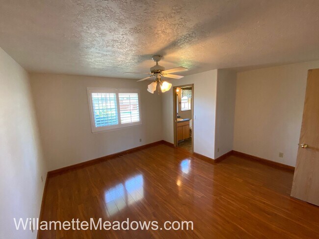 Building Photo - Beautiful 3 Bedrooms, 2 Bathrooms, In Aumsville