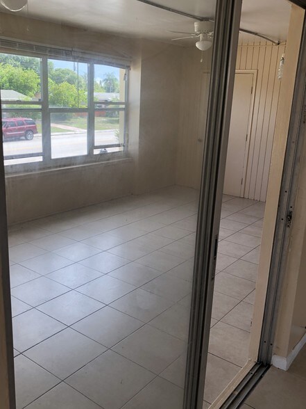 Bonus Room - 805 Foresteria Dr