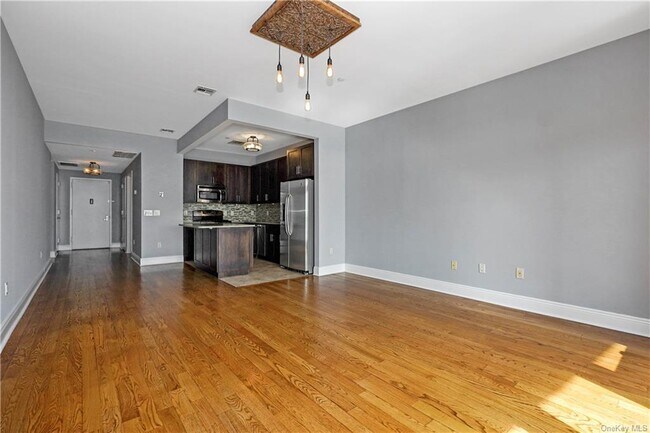 Building Photo - 90 Bay Street Landing