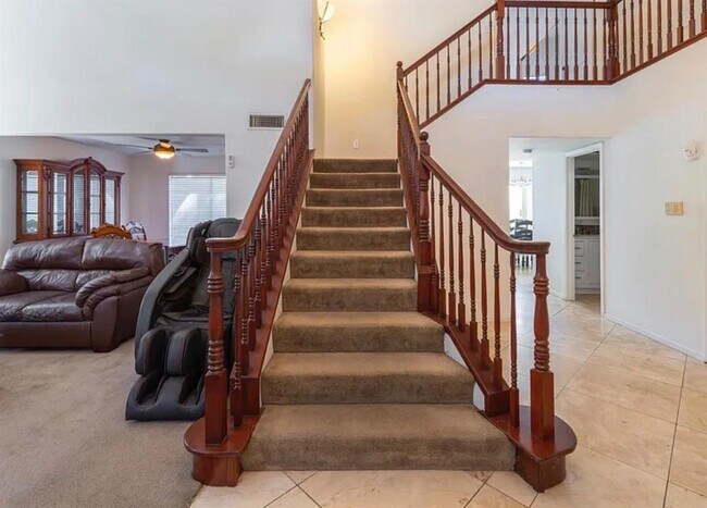 Building Photo - 5742 W Palo Alto Ave