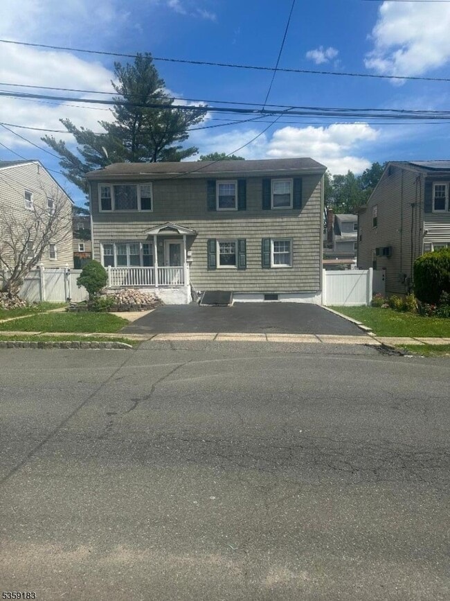 Building Photo - 303 Perry Ave